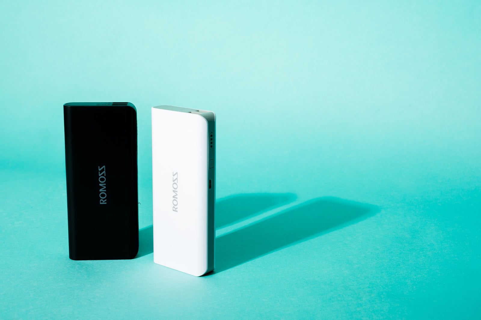 Holiday Bundle C (2 Tops + Powerbank)