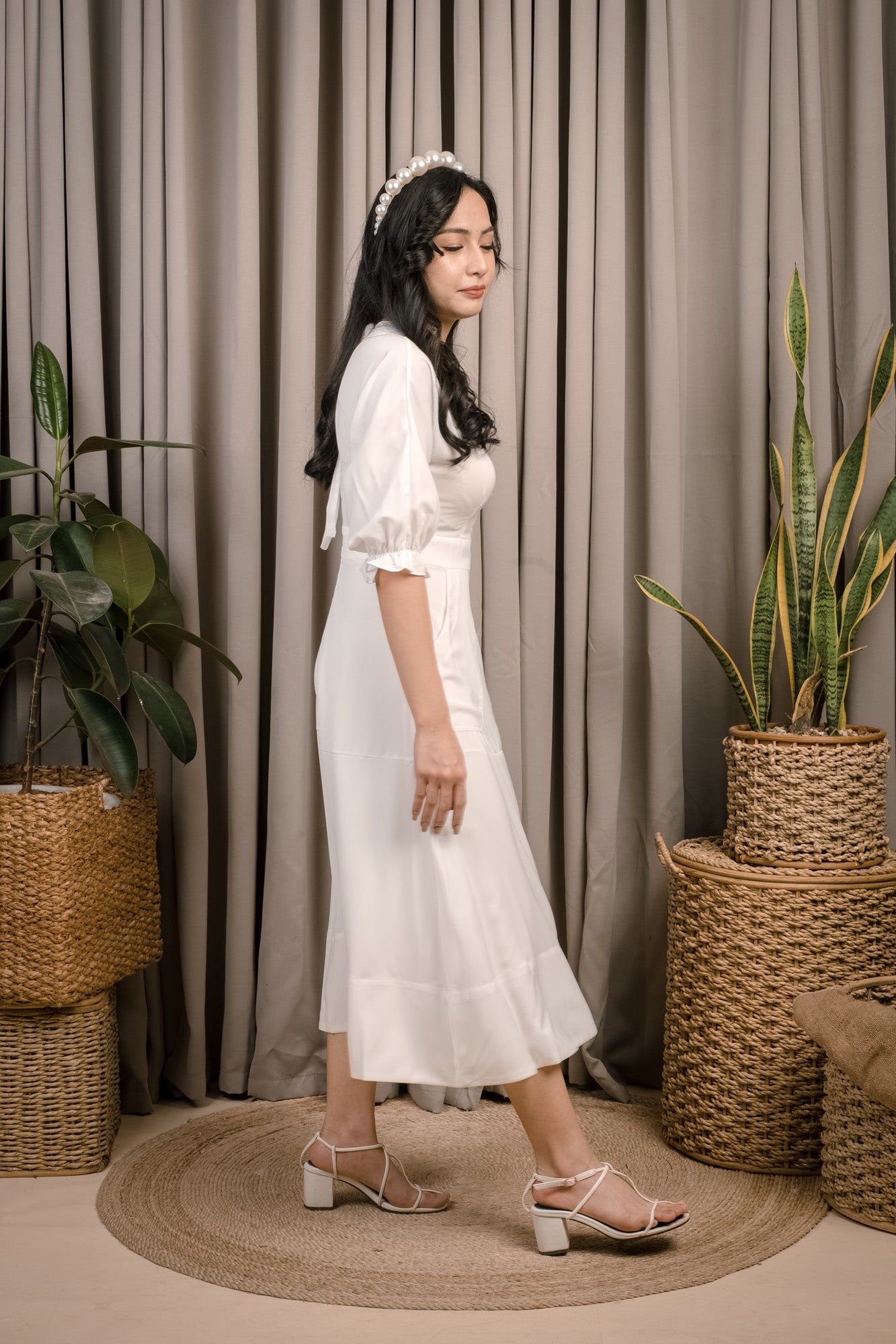 Mollie Vneck White Midi Dress w/ Bubble Sleeves