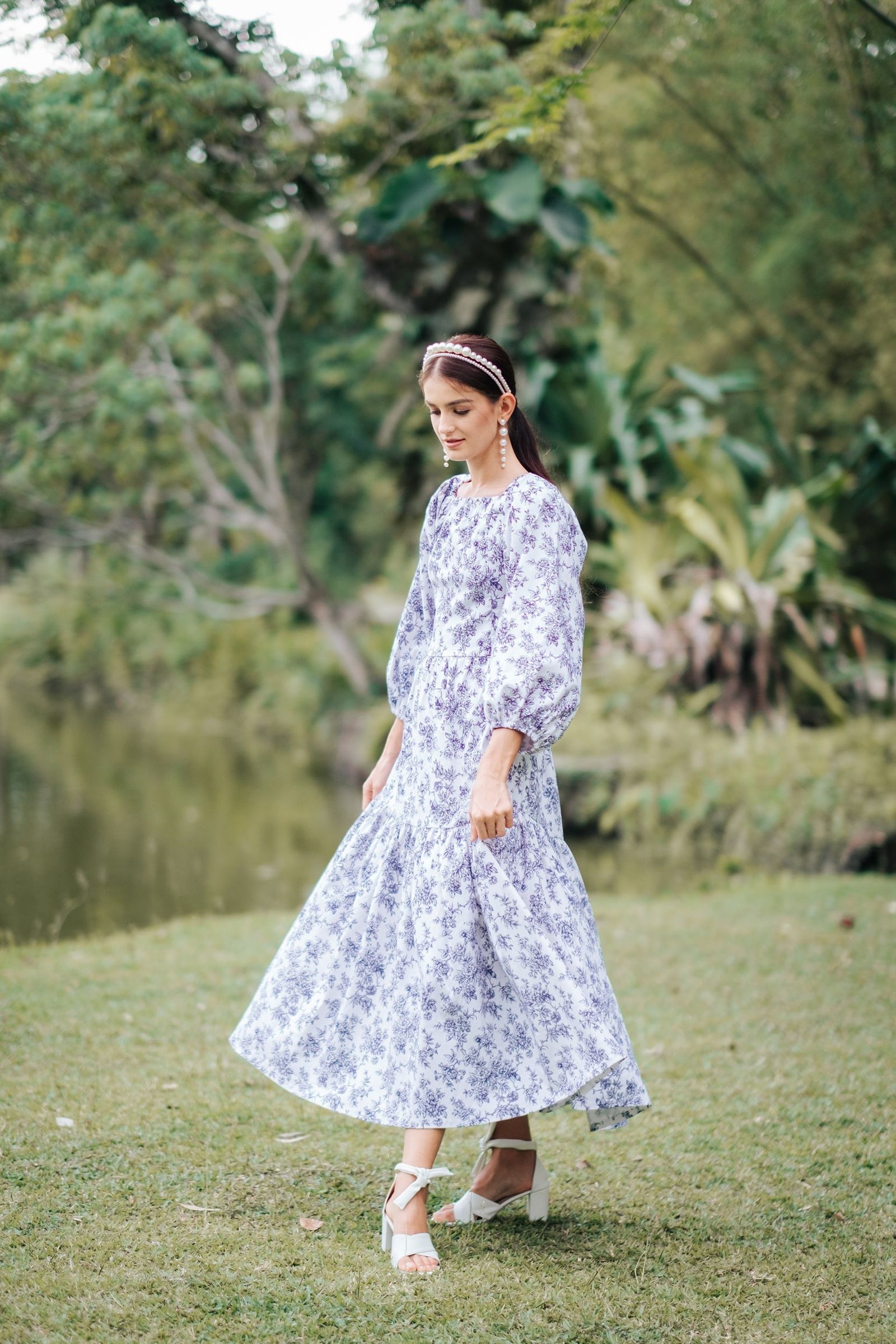 GET SPOTTED SHOP STOCKS  Jenny Blue Porcelain: Diana Backless Floral