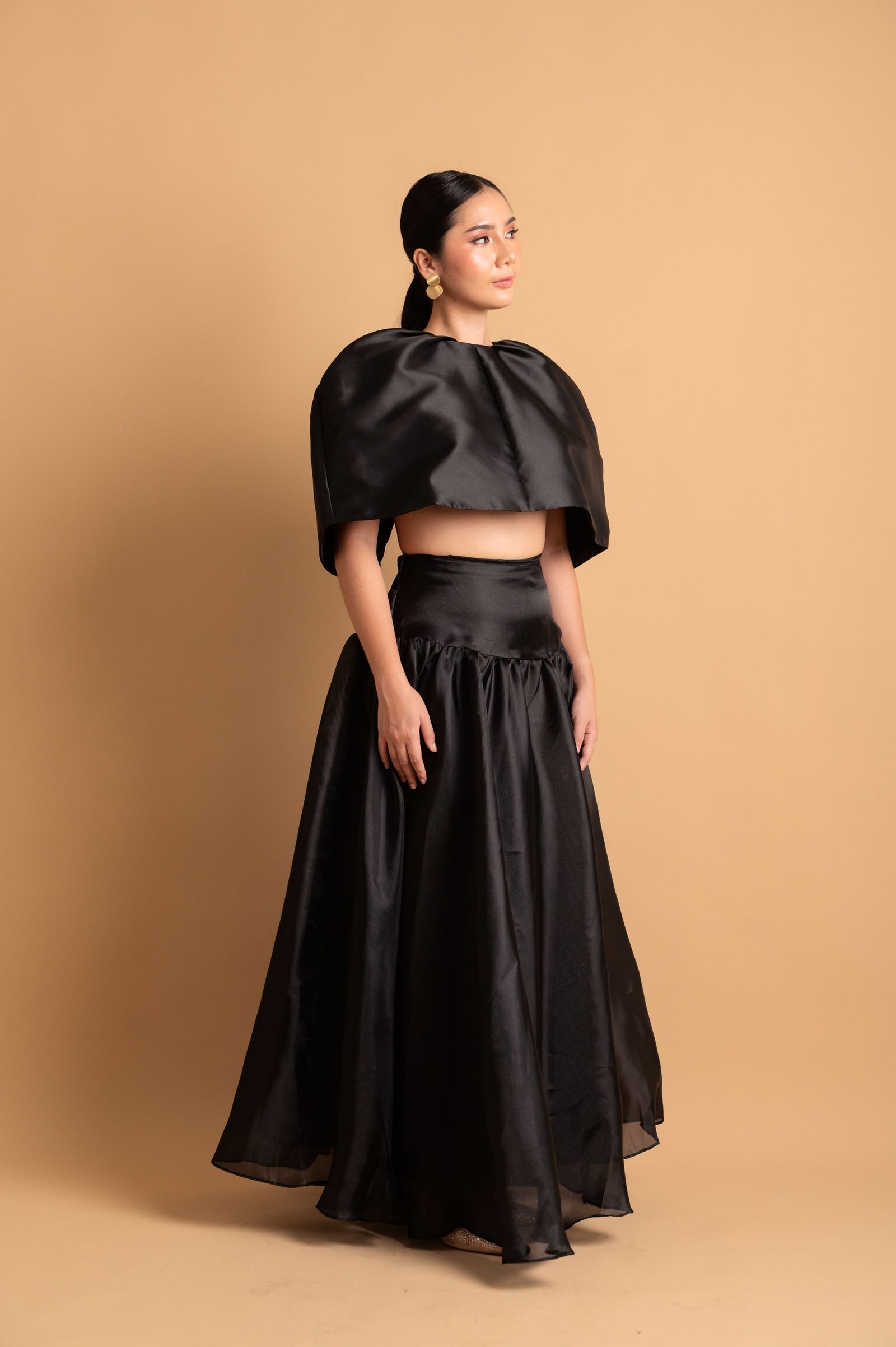 Cocktail: Artie Luxurious Cape Top in Black