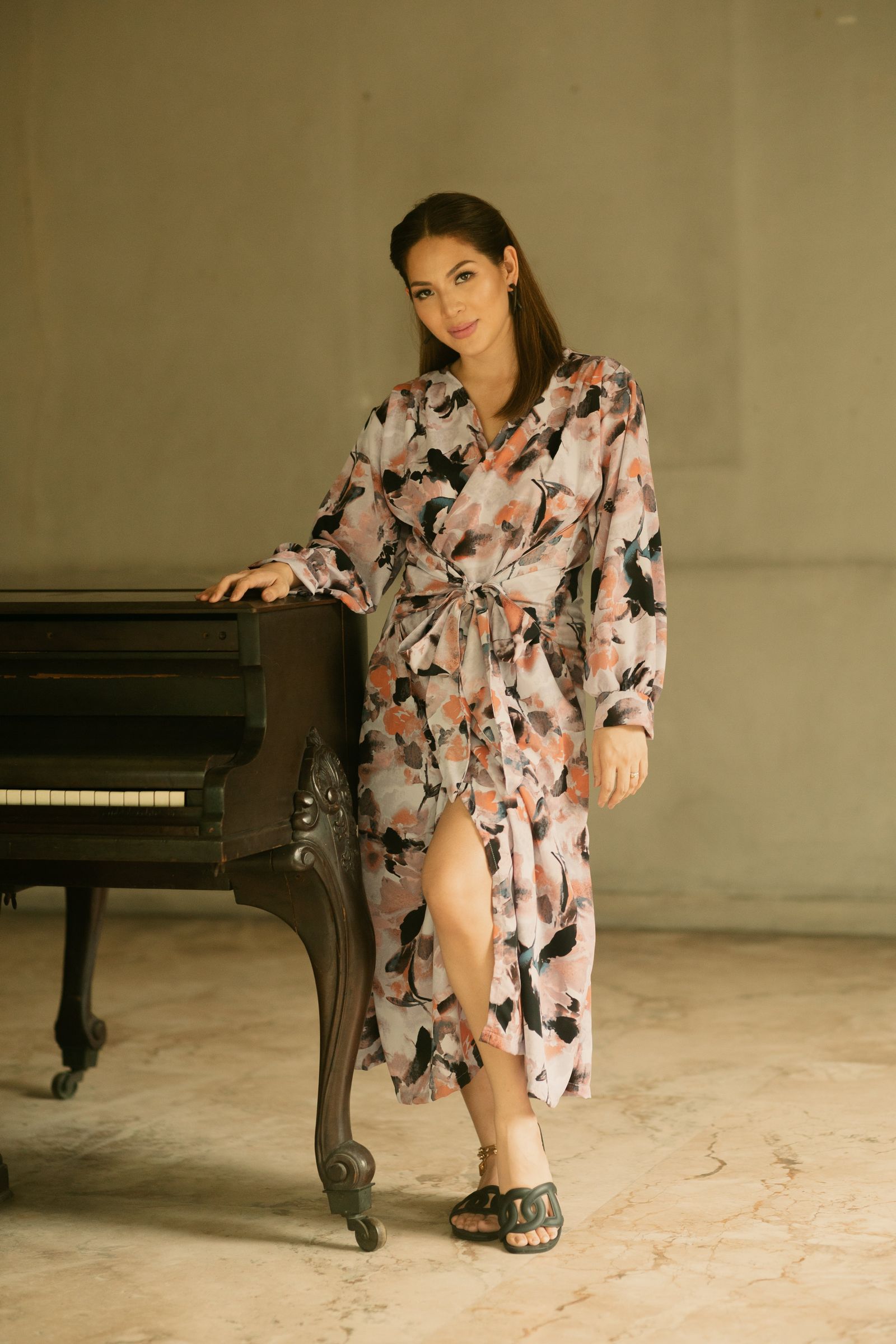 GET SPOTTED SHOP STOCKS BFM x LDG 4: Damaris Premium Robe Dress