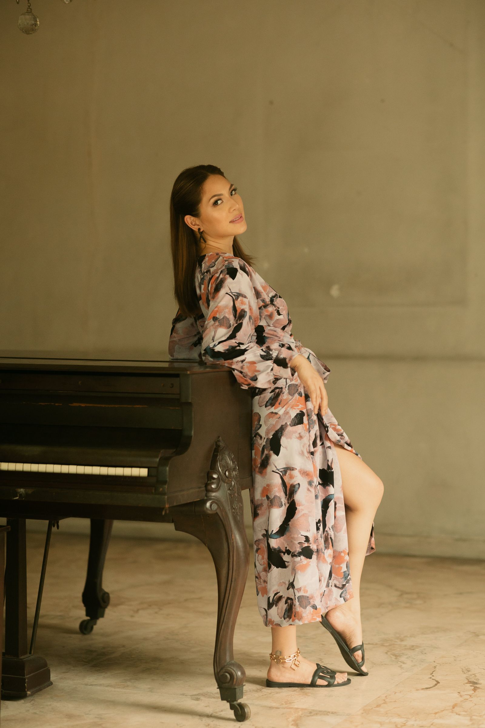 GET SPOTTED SHOP STOCKS BFM x LDG 4: Damaris Premium Robe Dress