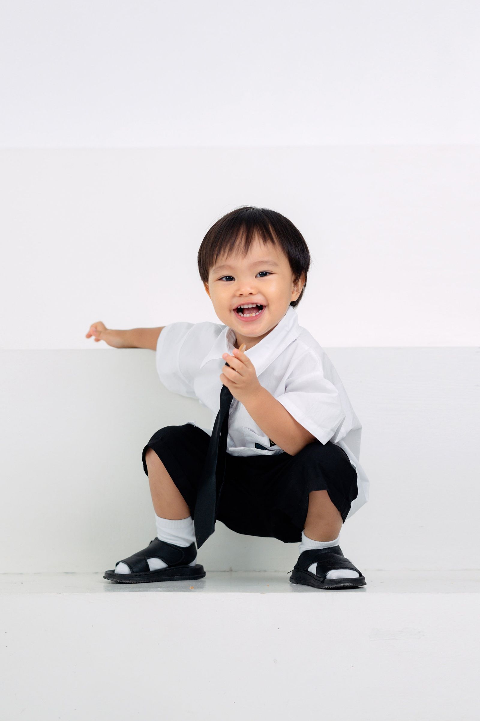 Grey by GS Col 1: Akita Top and Shorts Set with Necktie