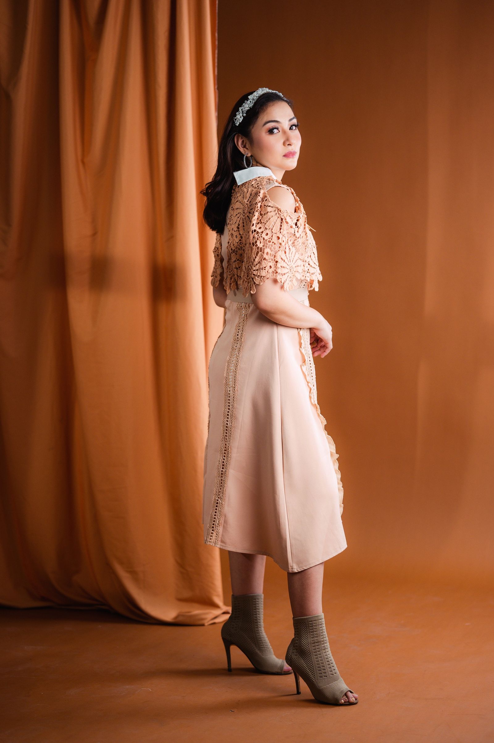 GS Pre-Holiday: Kelly Lace Dress