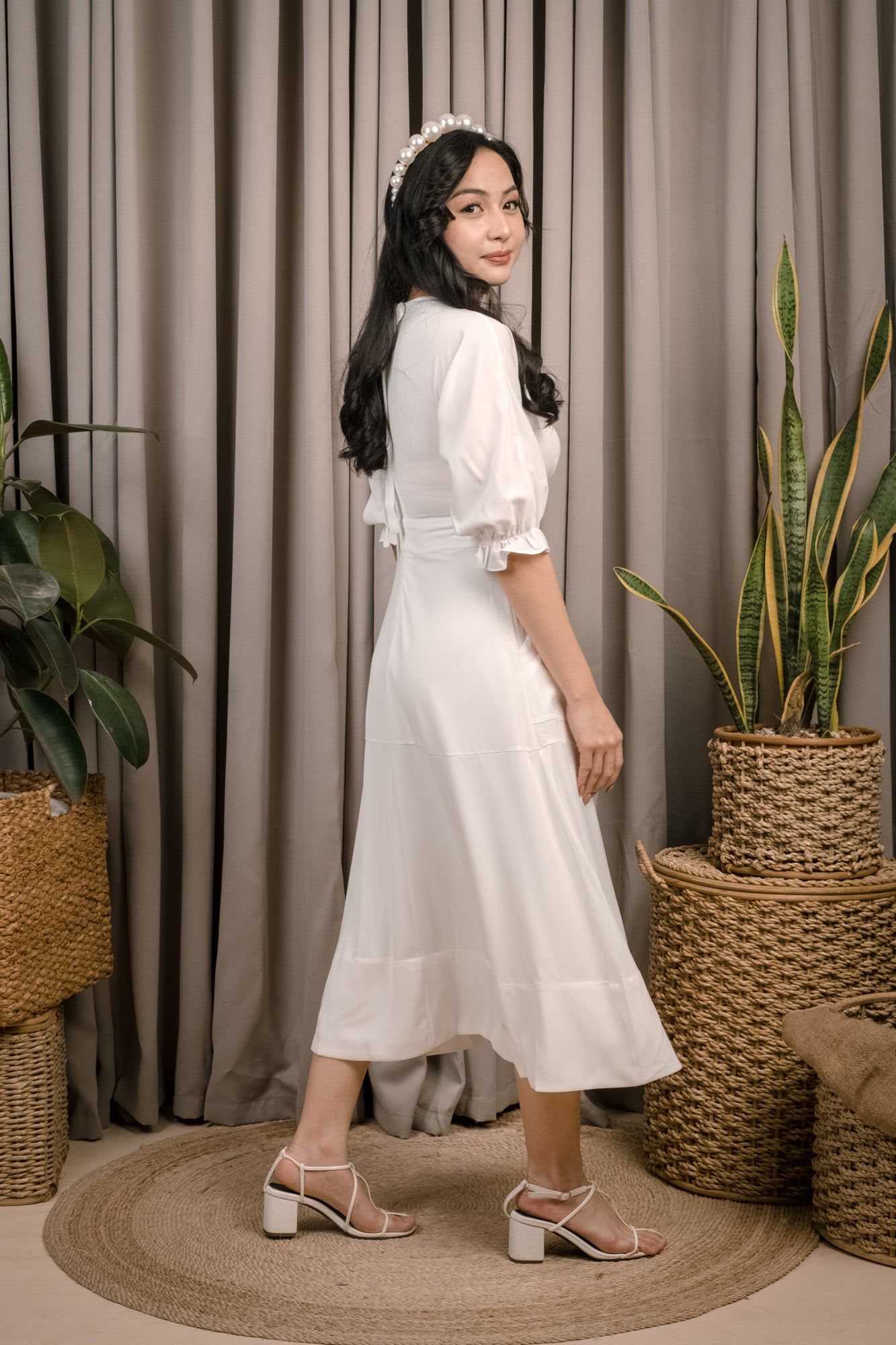 Mollie Vneck White Midi Dress w/ Bubble Sleeves