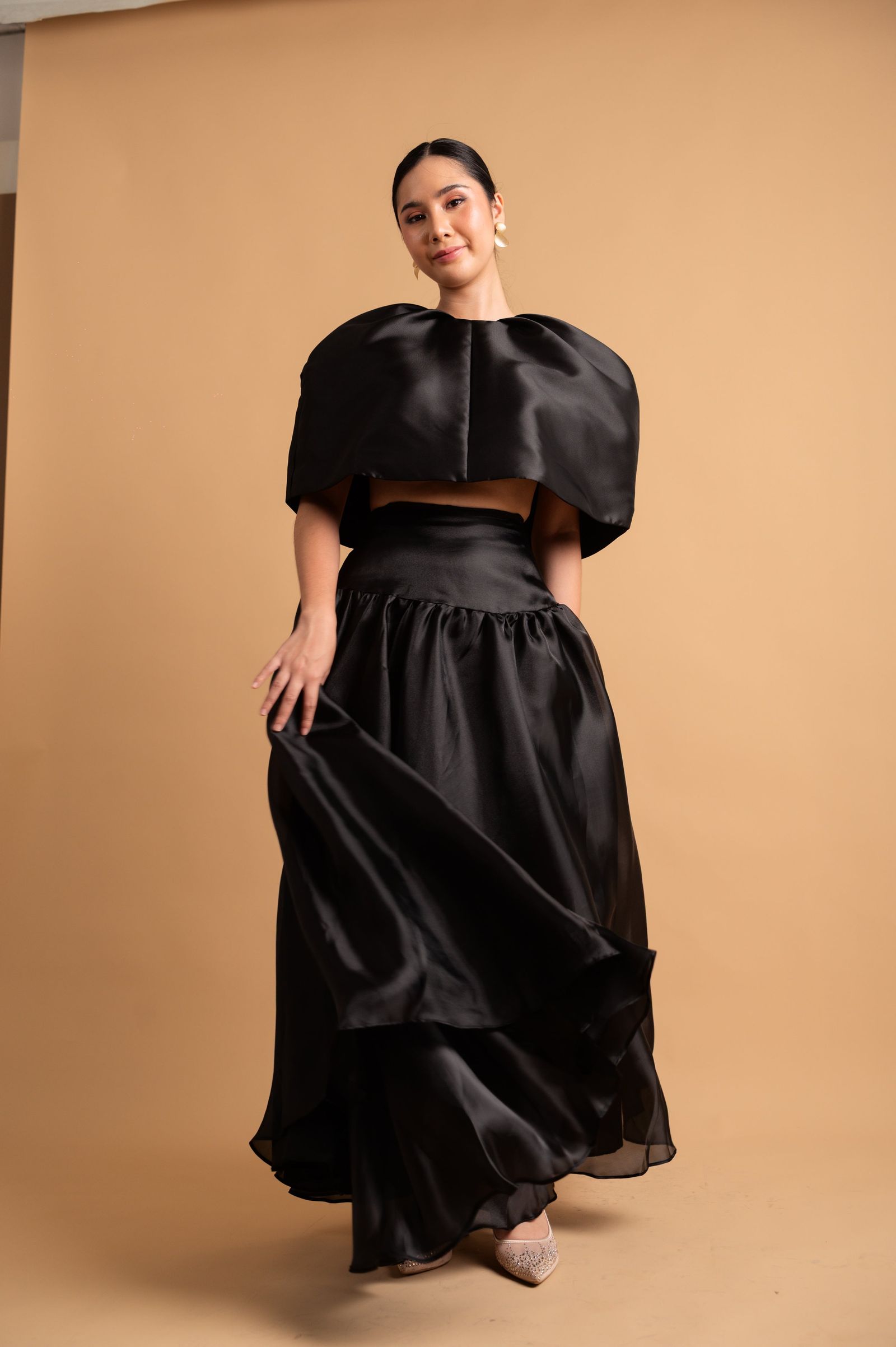 Cocktail: Artie Luxurious Cape Top in Black
