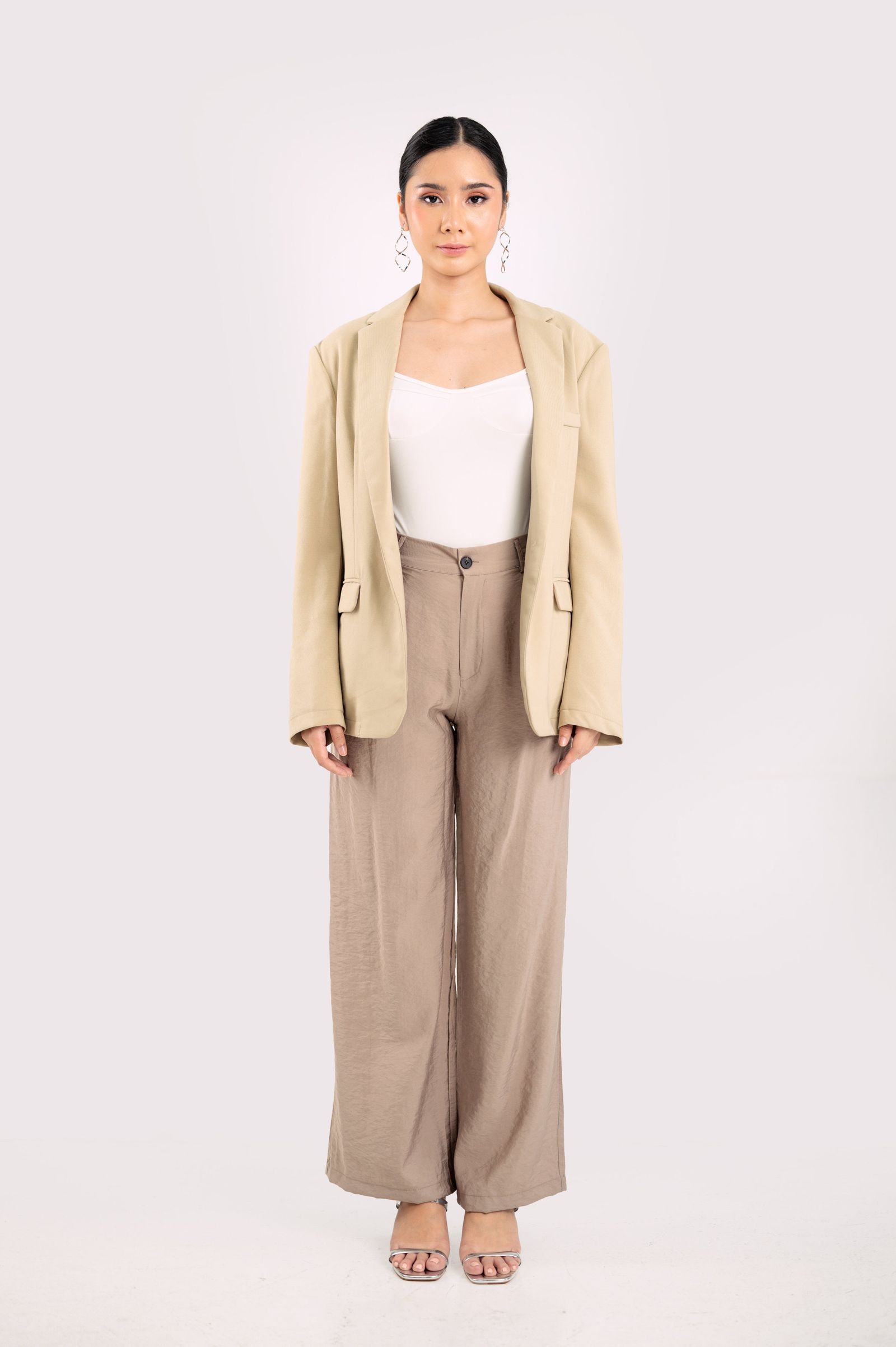Metropolitan Series: Suit in Beige