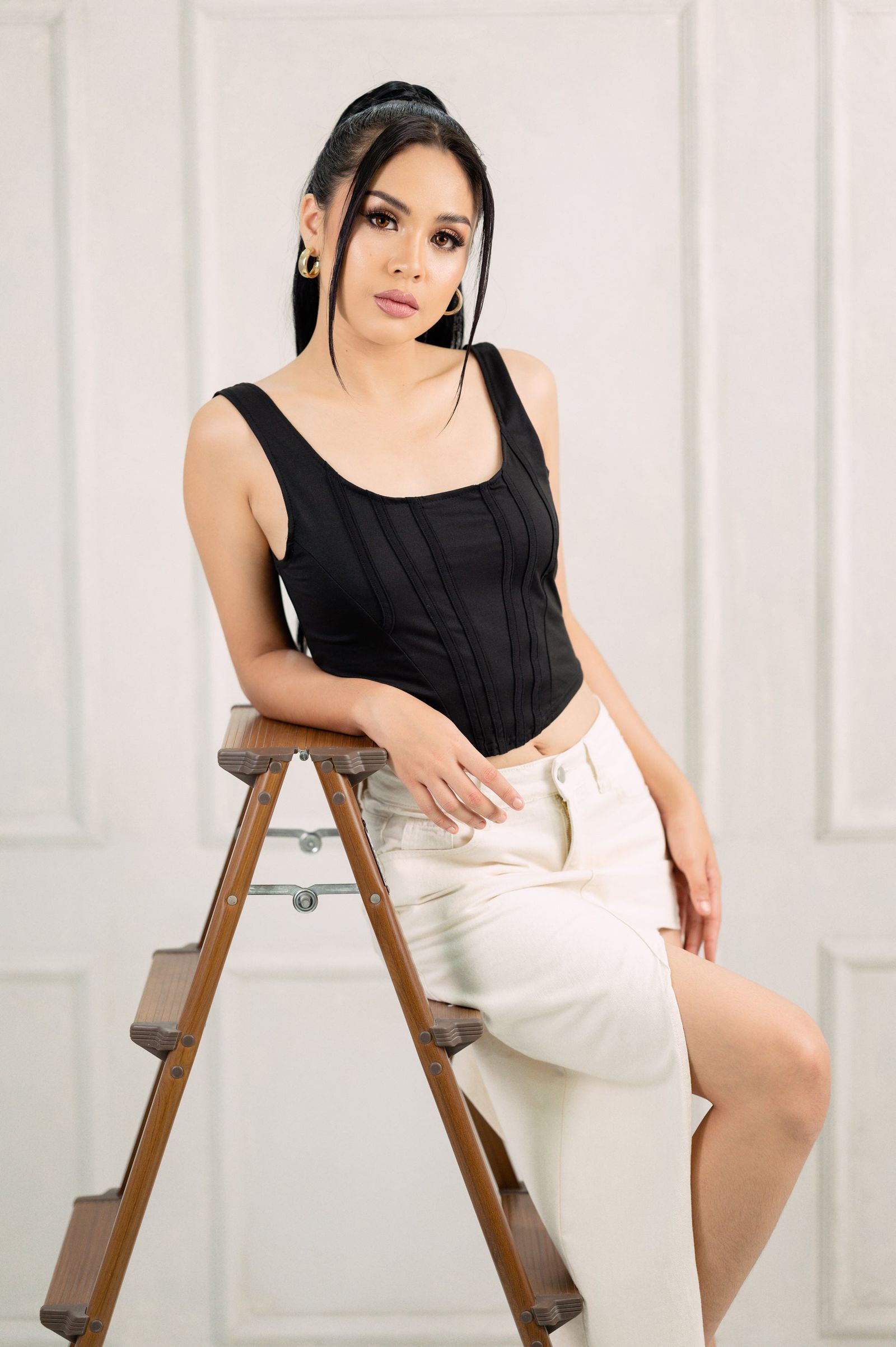 GS Gen Z: White Asymmetrcial Hem Denim Skirt
