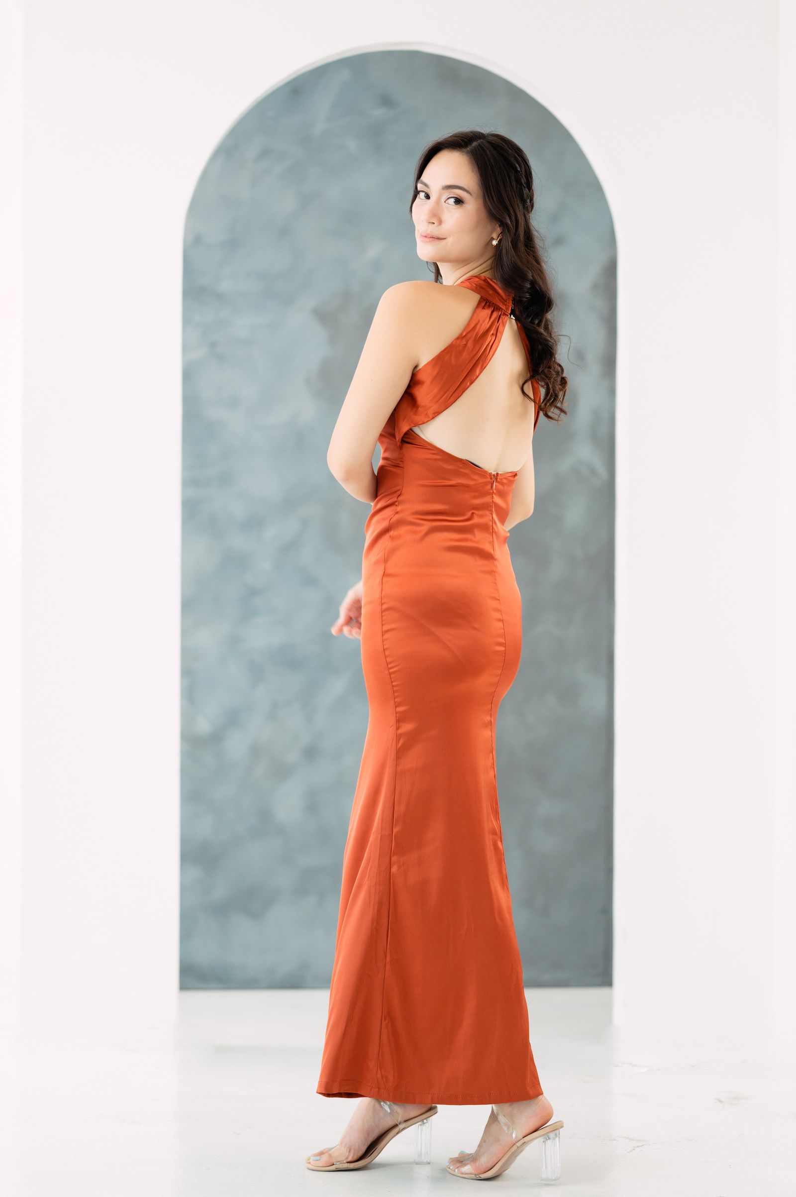 GS Party: Anna Halter/Backless Silk Maxi